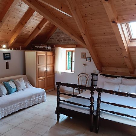 Guest House Lucijo Vrboska Quarto foto