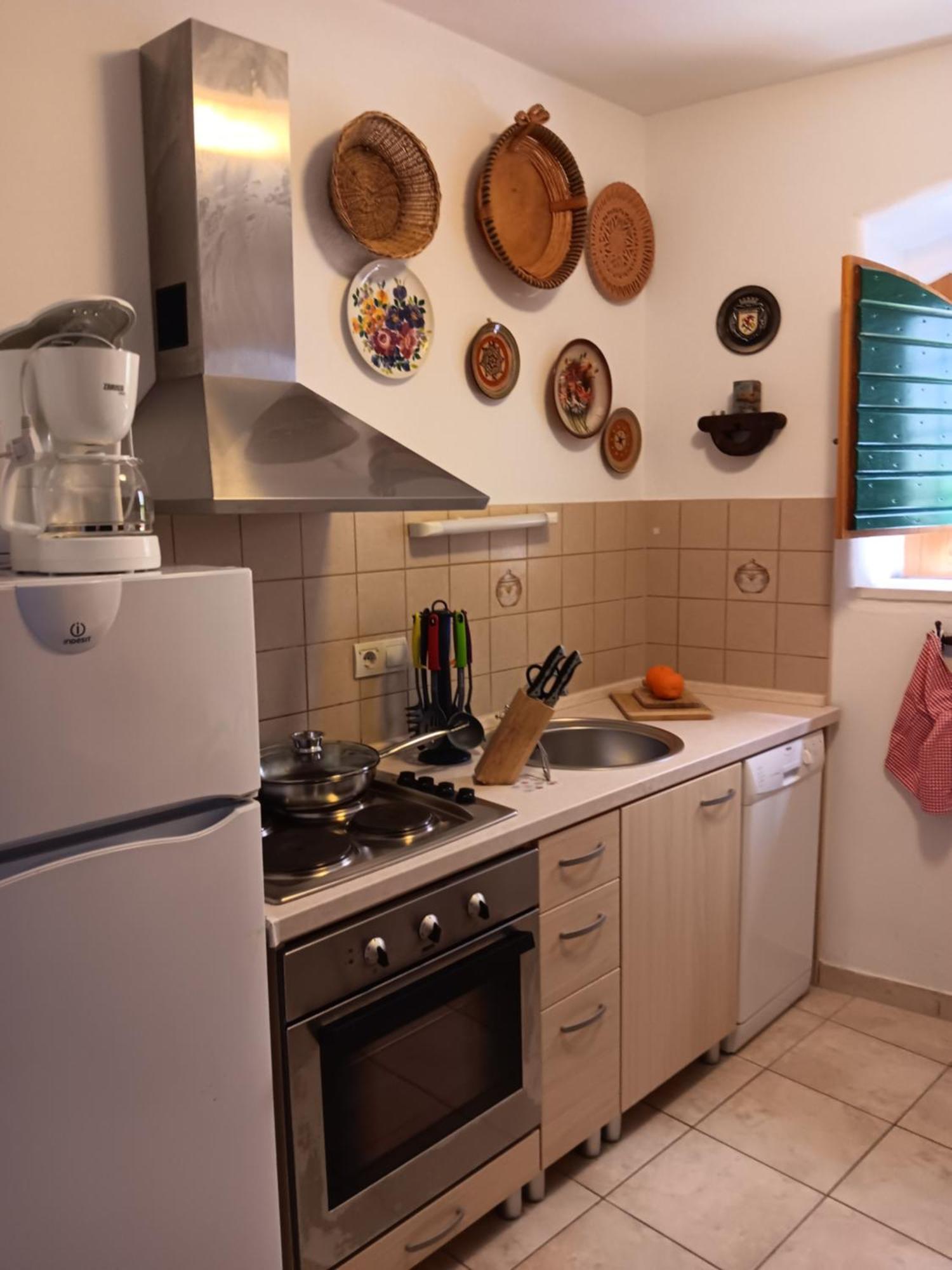Guest House Lucijo Vrboska Quarto foto